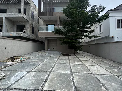 Direct Brief: Spacious 5bed Detached Duplex — Lekki, Lagos
