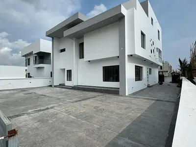 Luxury 5 Bedroom Fully Detached Duplex with a BQ and Pool — Ajah, Lagos