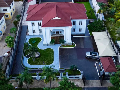 Luxury 5 Bedrooms Detached Duplex with 2 Bedrooms BQ — Apo, Abuja