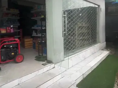 Shop/Big Office Space Facing D Road Downstairs — Lekki, Lagos