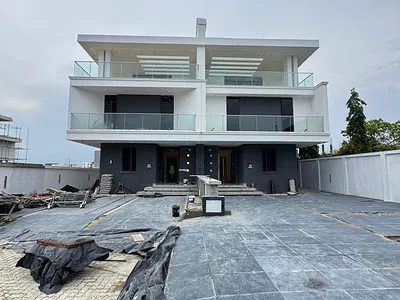 Marvelous 5 Bedroom Duplex with a BQ, Cinema, Pool — Lekki, Lagos
