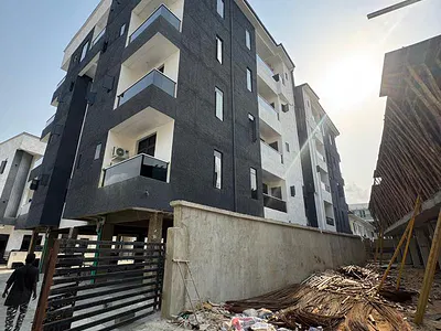 Lovely and Luxurious 2 Bedroom Apartment, Elevator, All Rooms Ensuite — Lekki, Lagos