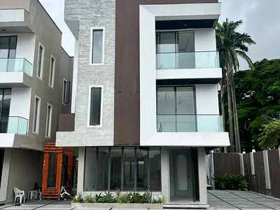 Exclusively Newly Built 5 Bedroom Full Detached Duplex with Gym, Spa — Ikoyi, Lagos