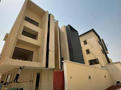 Ultra-Luxury 6 Bedroom Waterfront House with BQ, Cinema & Pool — Banana Island, Ikoyi, Lagos