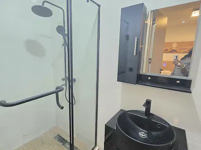 1 Bedroom Flat with Swimming Pool/Elevator/Gym — Lekki, Lagos