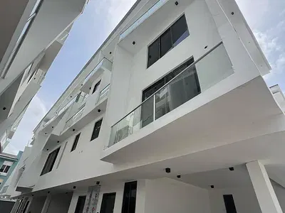 Luxury & Modern 3 Bedroom Apartment with BQ, Lounge, Gym & Pool — Victoria Island (VI), Lagos