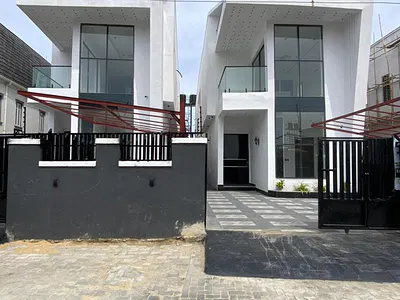 Gorgeous 5 Bedrooms Duplex, Pool, BQ — Ajah, Lagos