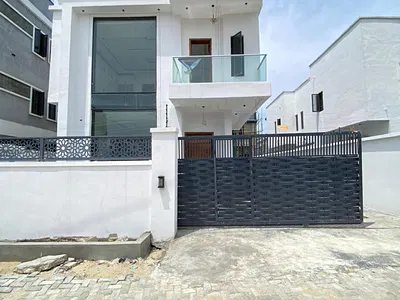 Stunning 5 Bedrooms Duplex with a BQ, Pool — Ajah, Lagos
