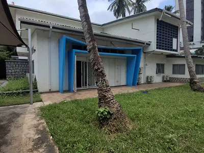 Fully Detached House with 4 Room BQ — Victoria Island (VI), Lagos
