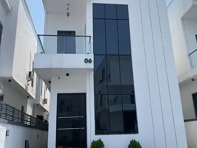 Luxurious 5 Bedroom Duplex with a BQ and a Pool — Lekki, Lagos