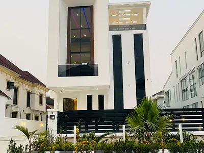 5 Bedroom Detached Home with Swimming Pool and Gazbo — Osapa, Lekki, Lagos