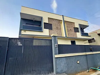 Beautiful Unfurnished 4-Bedroom Semi-Detached Duplex with BQ — Maryland, Lagos