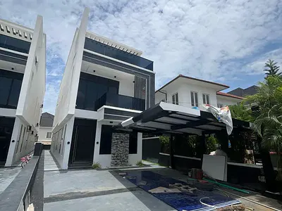 Luxury 5 Bedroom Fully Detached Duplex with BQ, Private Cinema & Pool — Ikota, Lekki, Lagos