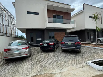 5 Bedroom Detached Duplex — Lekki, Lagos