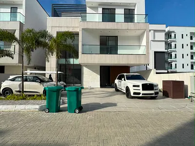 6 Bedroom Detached Duplex + BQ — Lekki Phase 1, Lekki, Lagos