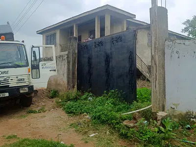 18 Rooms Face to Face Block of Flats, Tiles Downstairs Close to Main Road — Jagun, Old Ife Road, Alakia, Ibadan, Oyo