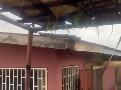 Land Measuring 320SQM with Bungalow on It — Off Adeniyi Jones, Adeniyi Jones, Ikeja, Lagos