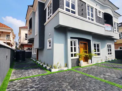 Distress Sale Spacious 5 Bedroom Fully Detached Duplex with 2rooms BQ — Lekki, Lagos