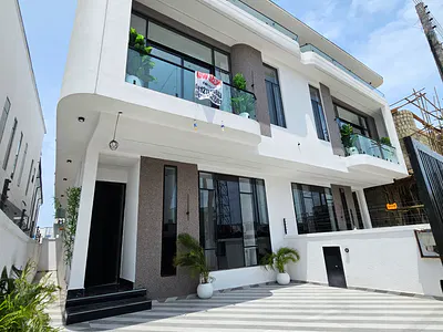 Luxuriously Built 4 Bedroom Duplex — Lekki, Lagos