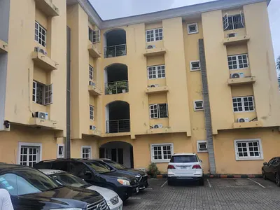Luxury 3 and Bedroom Flat with BQ on 4TH-6TH Floor. — Lekki, Lagos