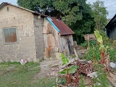 Distress Sale Half Plot of Land with a Demolishable 1bed Room Self — Tologbo, Magbon, Badagry, Express, Way, Lagos, Nigeria, Magbon, Badagry, Lagos