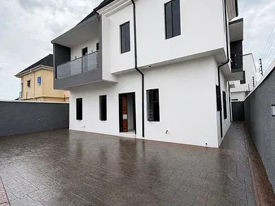 Well Finished 5 Bedrooms Detached Duplex with BQ — Magodo, Lagos