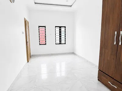 Semi Masters Upstairs Bedroom Inside a Shared Apartment. — Van Daniels Estate Orchid Road, Lekki, Lagos