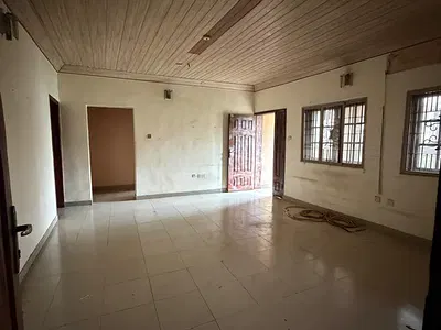 Spacious 3 Bedroom Flat Upstairs — GRA Phase 2, Magodo, Lagos