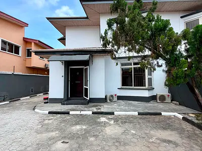 Newly Renovated Spacious Mini Flat — Lekki, Lagos