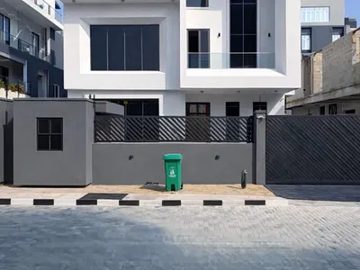 5 Bedroom Fully Detached Duplex with BQ and Pool — Ikoyi, Lagos