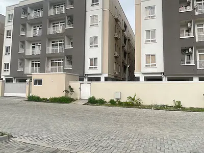 Luxury 3 Bedroom Apartment by the Lagoon — Osapa, Lekki, Lagos