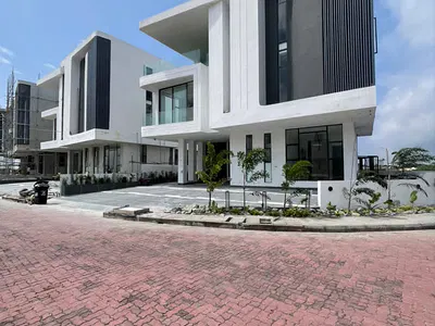 Contemporary 6bedroom Fully Detached Duplex — Osapa, Lekki, Lagos