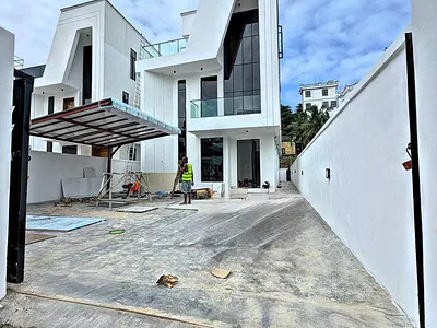 5 Bedroom Detached Duplex — Lekki, Lagos