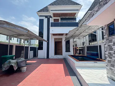 Beautiful 5bedroom Detached Duplex with BQ and Swimming Pool — Lekki, Lagos