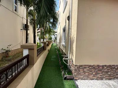 5 Bedroom Detached House with a Room and Parlor BQ — Lekki, Lagos