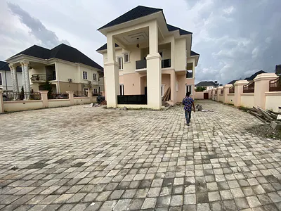 Modern Masterpiece - 5 Bedroom Mansion with Swimming Pool — River Park Estate, Lugbe District, Abuja
