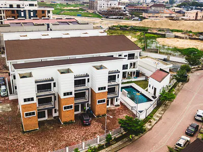 Corner Piece 4 Bed Terrace Duplex + Home Office/ Cinema — Lekki, Lagos
