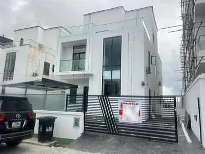 5 Bedrooms Detached Duplex with a BQ and Swimming Pool. — Pinnock Beach, Osapa, Lekki, Lagos