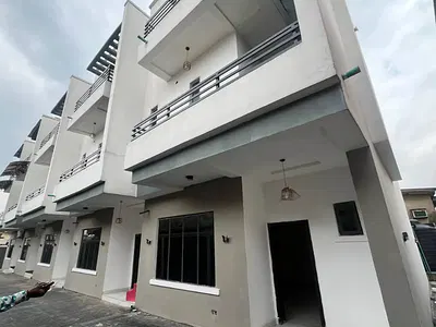 4 Bedrooms Terraced Duplex — Olowora, Magodo, Lagos