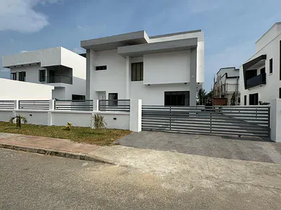 Luxury 5 Bedroom Duplex with BQ, Swimming Pool and Rooftop — Ajah, Lagos