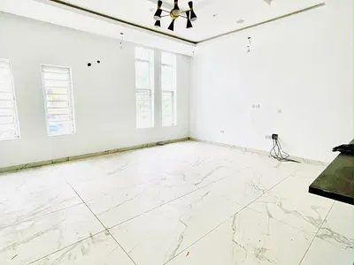 Newly Built Beautiful Luxurious Juicy Spacious Service Selfcontain — Lekki, Lagos