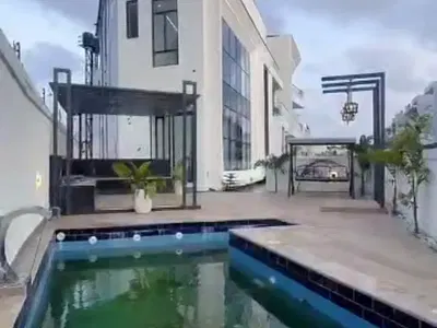 Stunning 5 Bedroom Smart Home +pool+cinema+elevator — Lekki, Lagos