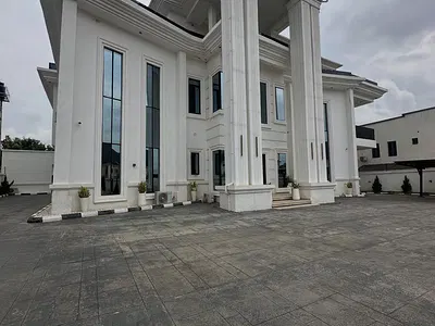 New 10 Bedroom Fully Detached Mansion + BQ, Pool & Cinema — Guzape District, Abuja
