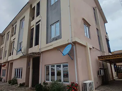 Well Renovated 4 Bedroom Terrace Duplex with a Room BQ — Guzape Abuja Diplomatic Zone, Guzape District, Abuja