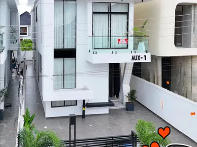 Luxury New 5 Bedroom Detached Duplex with Pool, — Lekki, Lagos