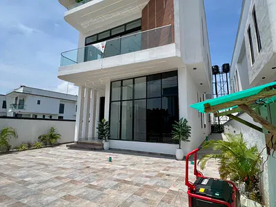 5 Bedrooms Detached Duplex with Swimming Pool — Lekki, Lagos