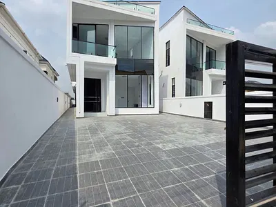 Elegant 5-Bedroom Luxury Detached Duplex — Lekki, Lagos