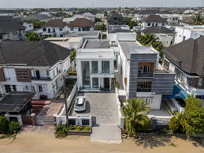 5 Bedroom Detached House with BQ and Pool — Lekki, Lagos