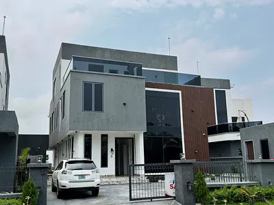Gigantic 5 Bedroom Detached Duplex with Swimming Pool, BQ — Ajah, Lagos