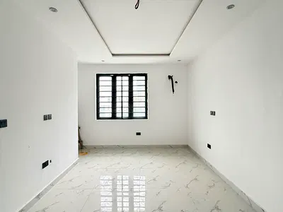 3 Bedroom Penthouse Apartment with Swimming Pool, Gym & BQ — Lekki, Lagos